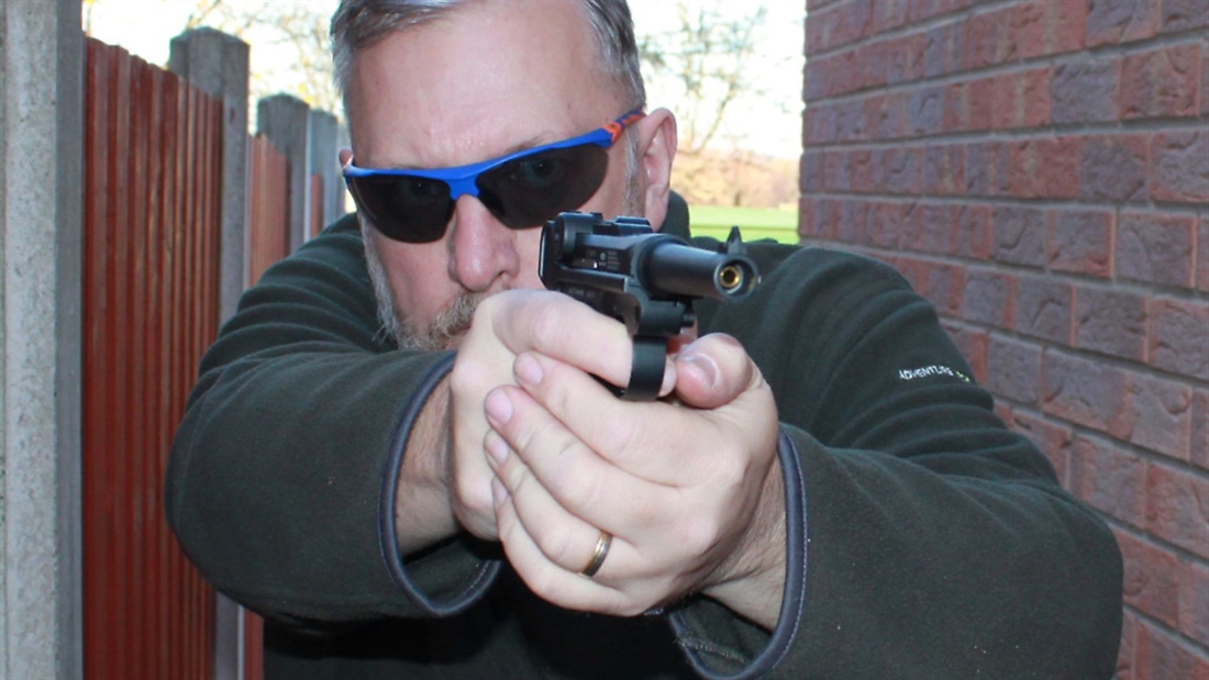 Gun test: Gletcher Parabellum