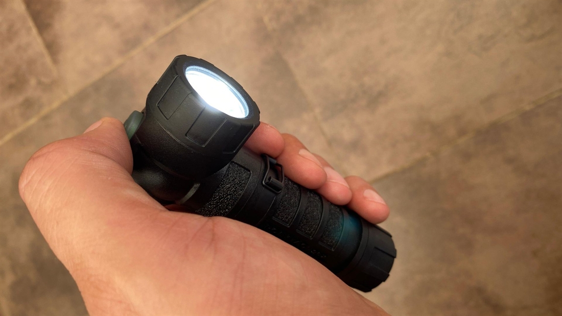 Mini flashlight review: Streamlight Polytac 90X