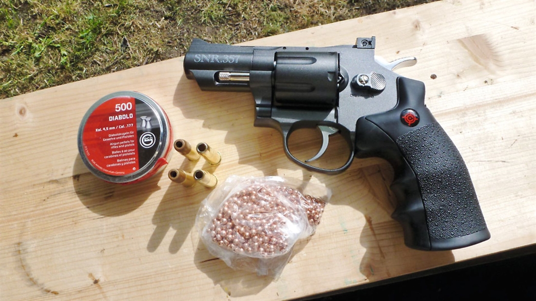 Revolver test: Crosman SNR 357