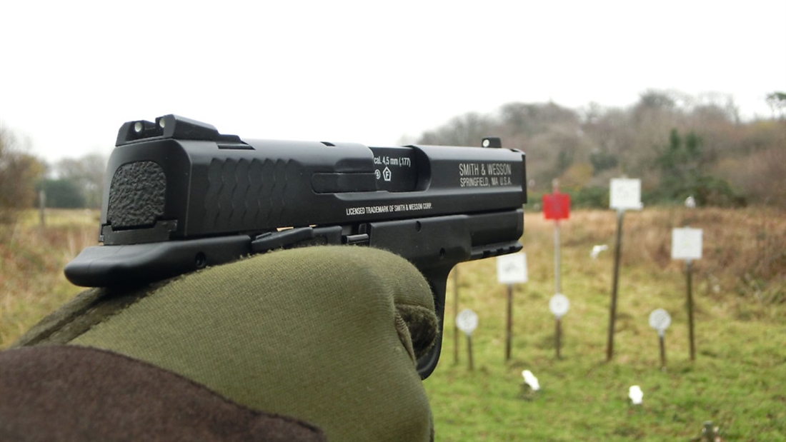 Gun test: Umarex Smith and Wesson M&#038;P40