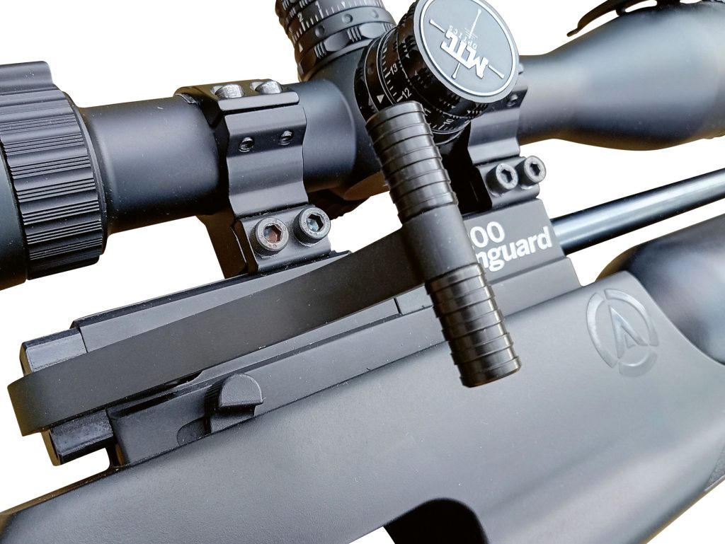 That biathlon side-lever proved smooth and easy to operate on test